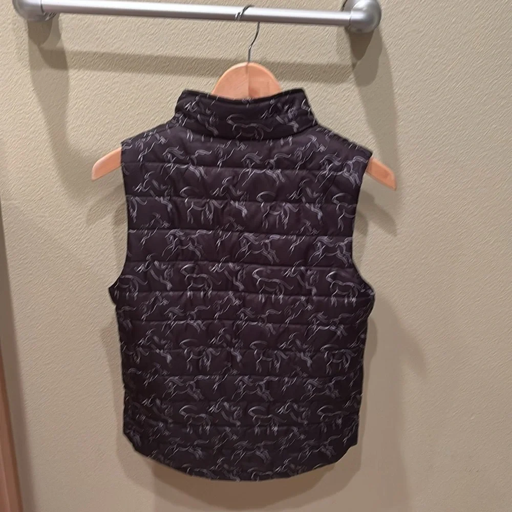 Kerrits kids horse puffer. It's a size Large